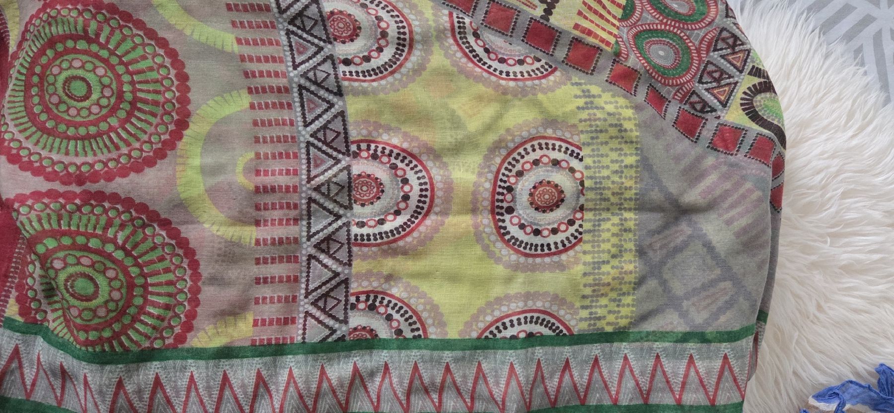 H&M Foulard & Sciarpe: Foulard – Usato da Granges-Paccot venduto da jokko 9