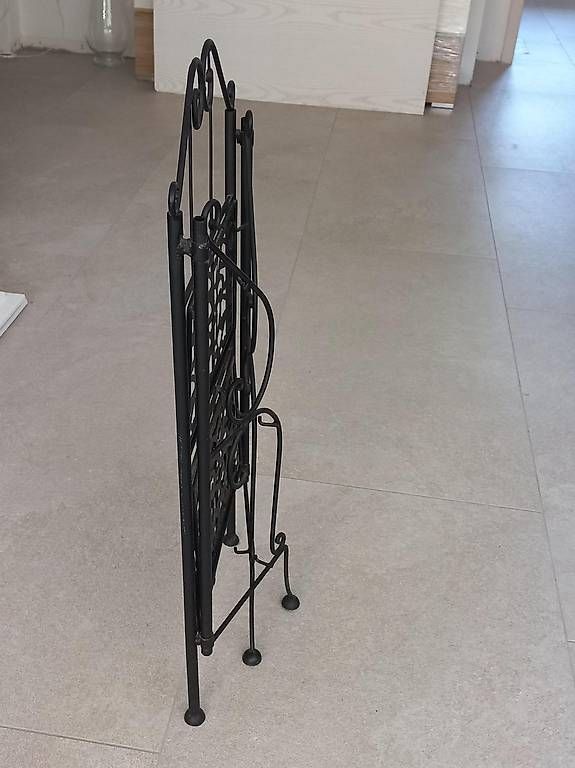 Pots de fleurs: Schmiedeisernes, Gestell für Blumentöpfe oder Deko – D'occasion à Kreuzlingen par mer_z6z7 1