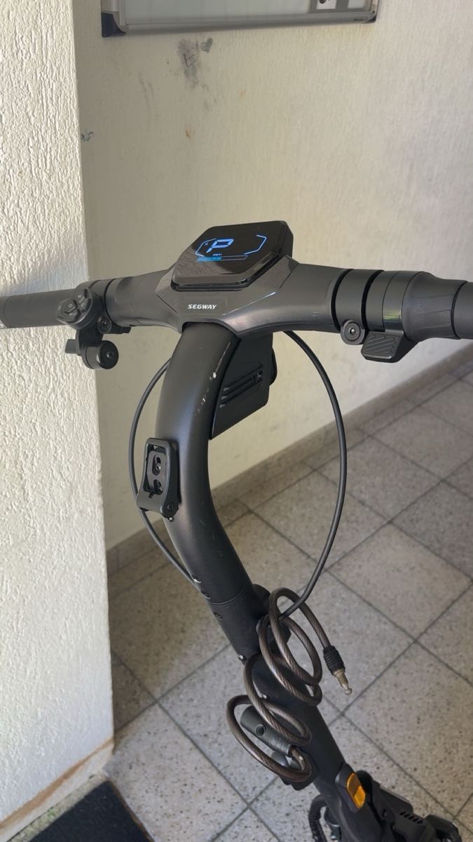 Scooters: Zt3 pro d segway – D'occasion à Opfikon par ele_m9dv 1