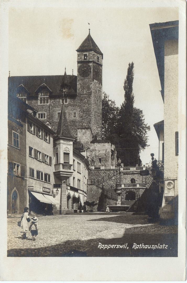Cartes postales: RAPPERSWIL Rathausplatz mit Kinder – Neuf (Voir description) à Jona par philajona