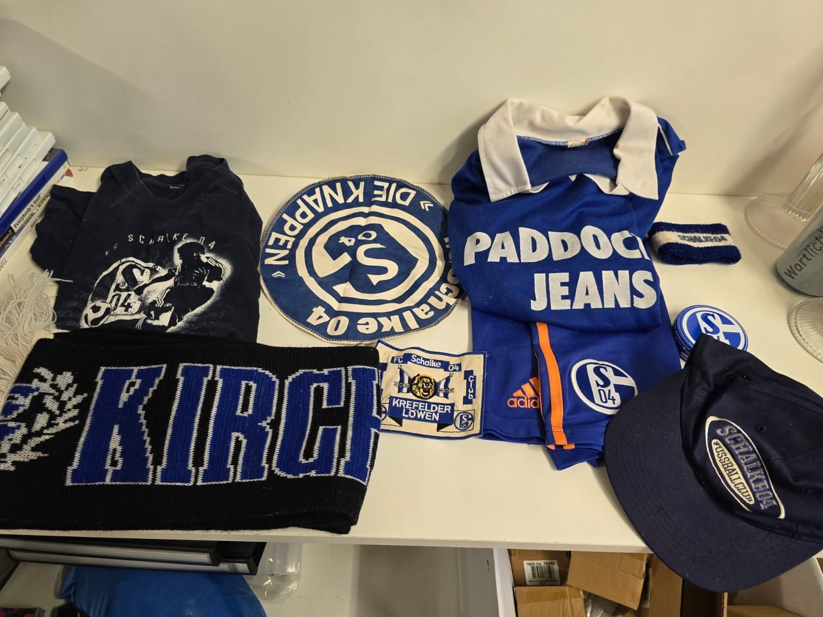Canottiere & Pantaloni: Schalke 04 Fanpaket – Usato da Tuggen venduto da Santasbag 3