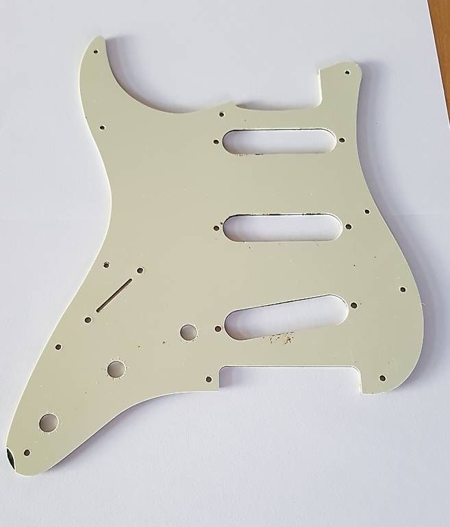 Strumenti musicali: Stratocaster Pickguard – Usato da Beinwil am See venduto da choragreece 1
