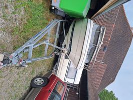 Motor Boot mit Anhänger
