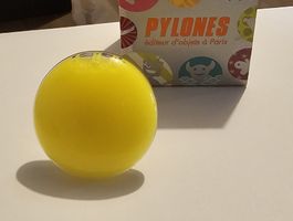 Bague Pylones Jaune, en verre soufflé artisanalement.