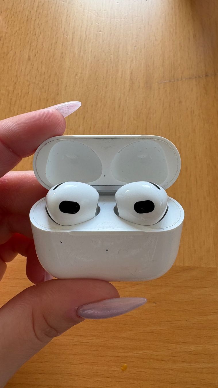 Apple Kopfhörer: AirPod 3ème génération – Gebraucht aus Villarimboud von emi_5mrx
