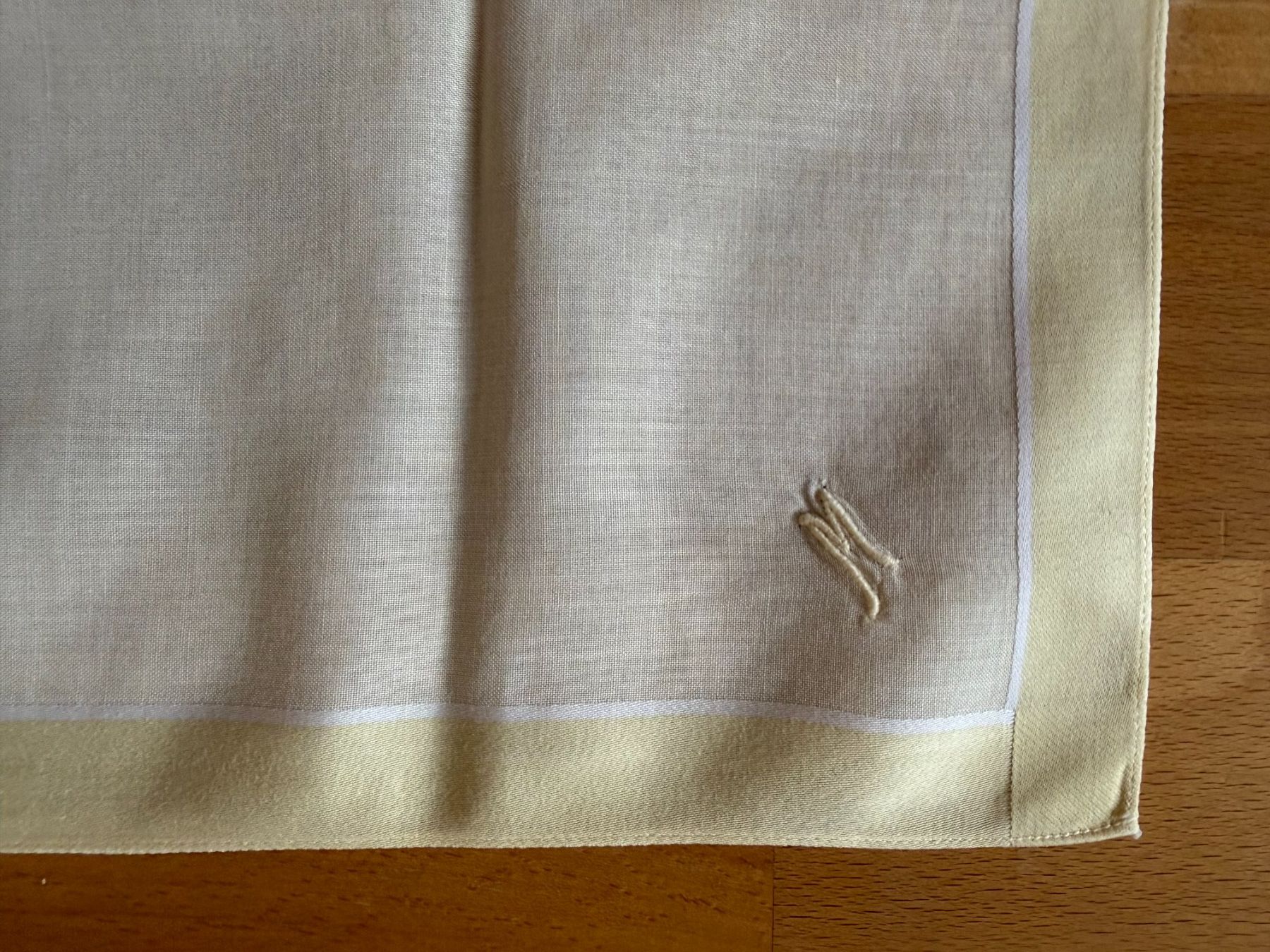 Altro in  Abbigliamento & Accessori: Taschentuch  Mouchoir  mit Monogramm  M – Usato da Subingen venduto da ArtBead 3