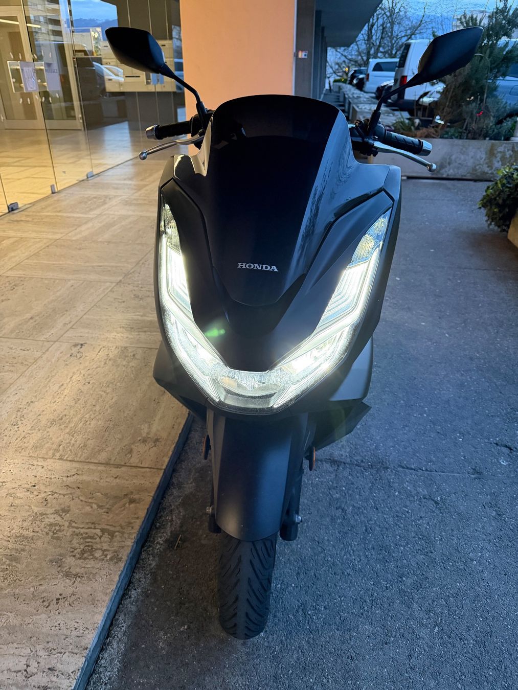 Honda Scooters: Honda PCX 125 – Gebraucht aus Meyrin von wil_6qlm