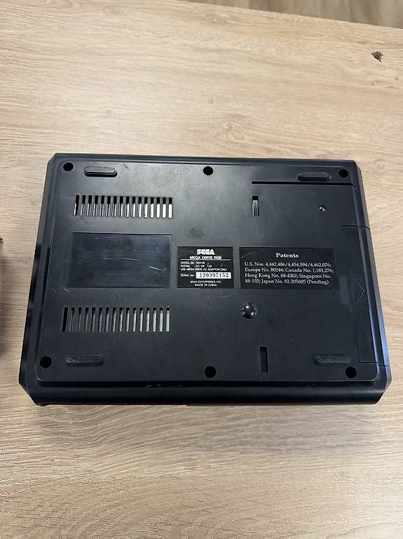 Console: Console Sega Mega Drive Sans Manette + Alim – Usato da Genève venduto da Mana1205 2