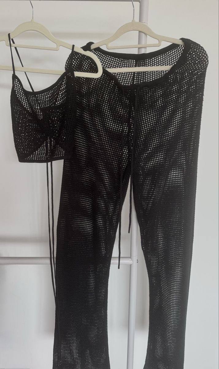 Kleiderpakete: Black Crochet Beach Set – 2 Pieces – Gebraucht aus Zürich von di_archive