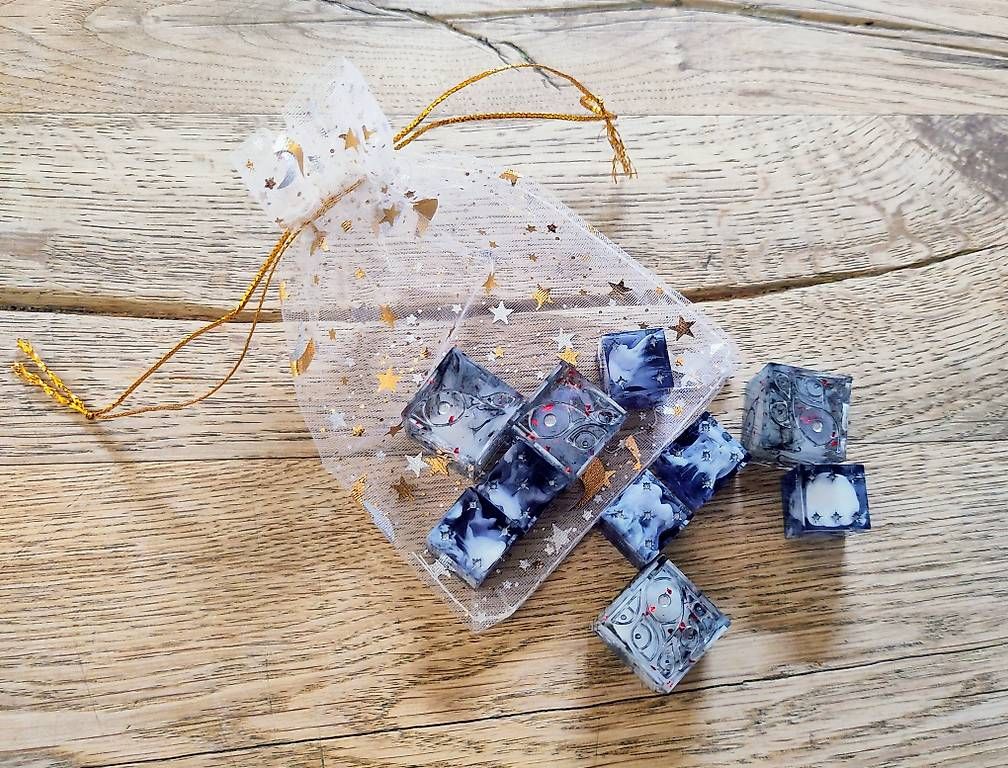 Giochi: Lot de dés JDR artisanaux neufs – Nuovo e nell'imballaggio originale da Yvonand venduto da rox_8y69
