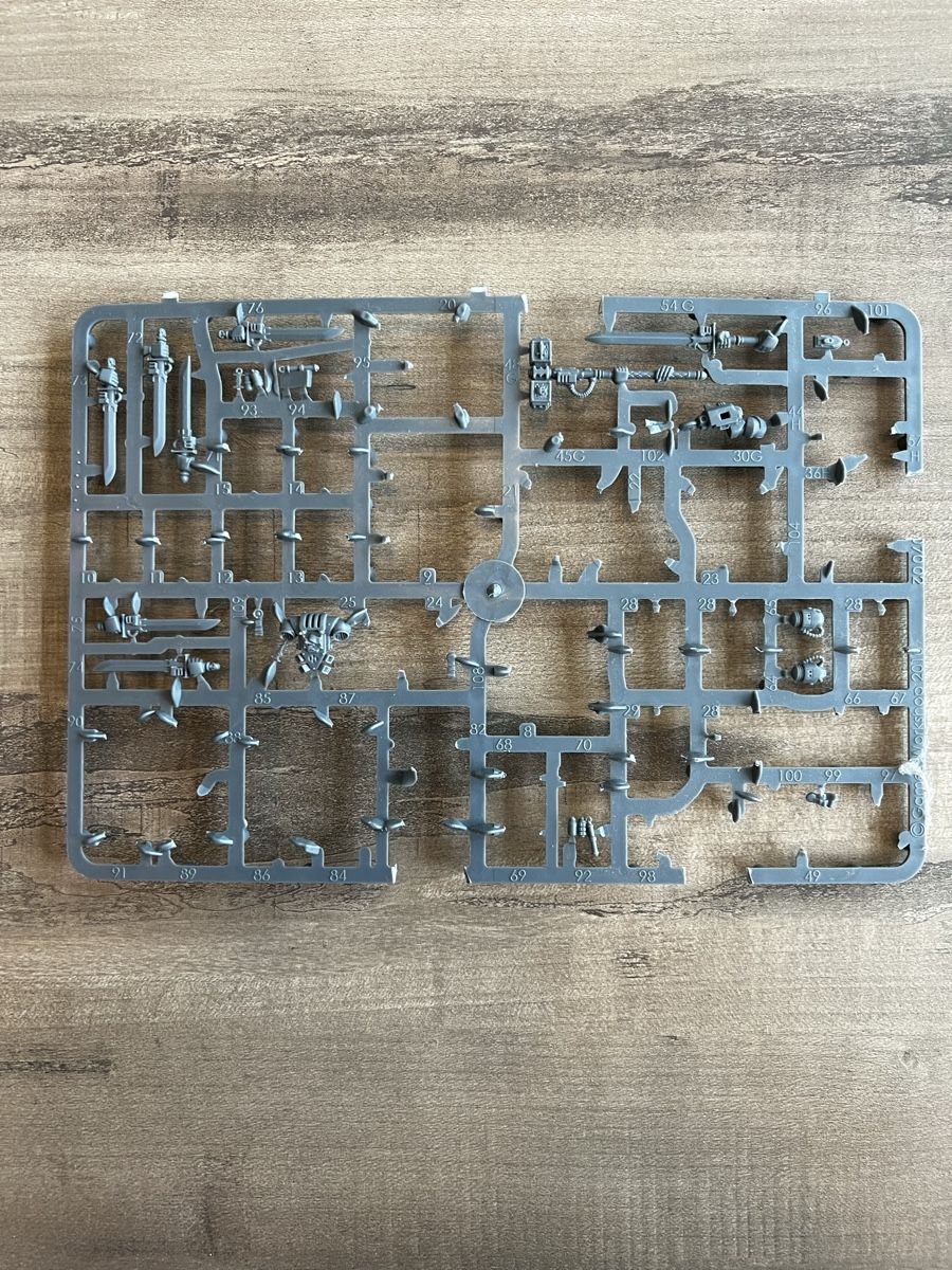 Giochi: Warhammer 40k/Horus Heresy Gussrahmen/Bits Set 1 – Usato da Läufelfingen venduto da stephiesheena 2