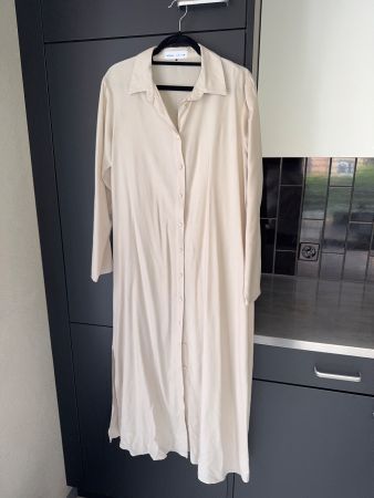 beigefarbenes Hemdblusenkleid | beige button-down dress