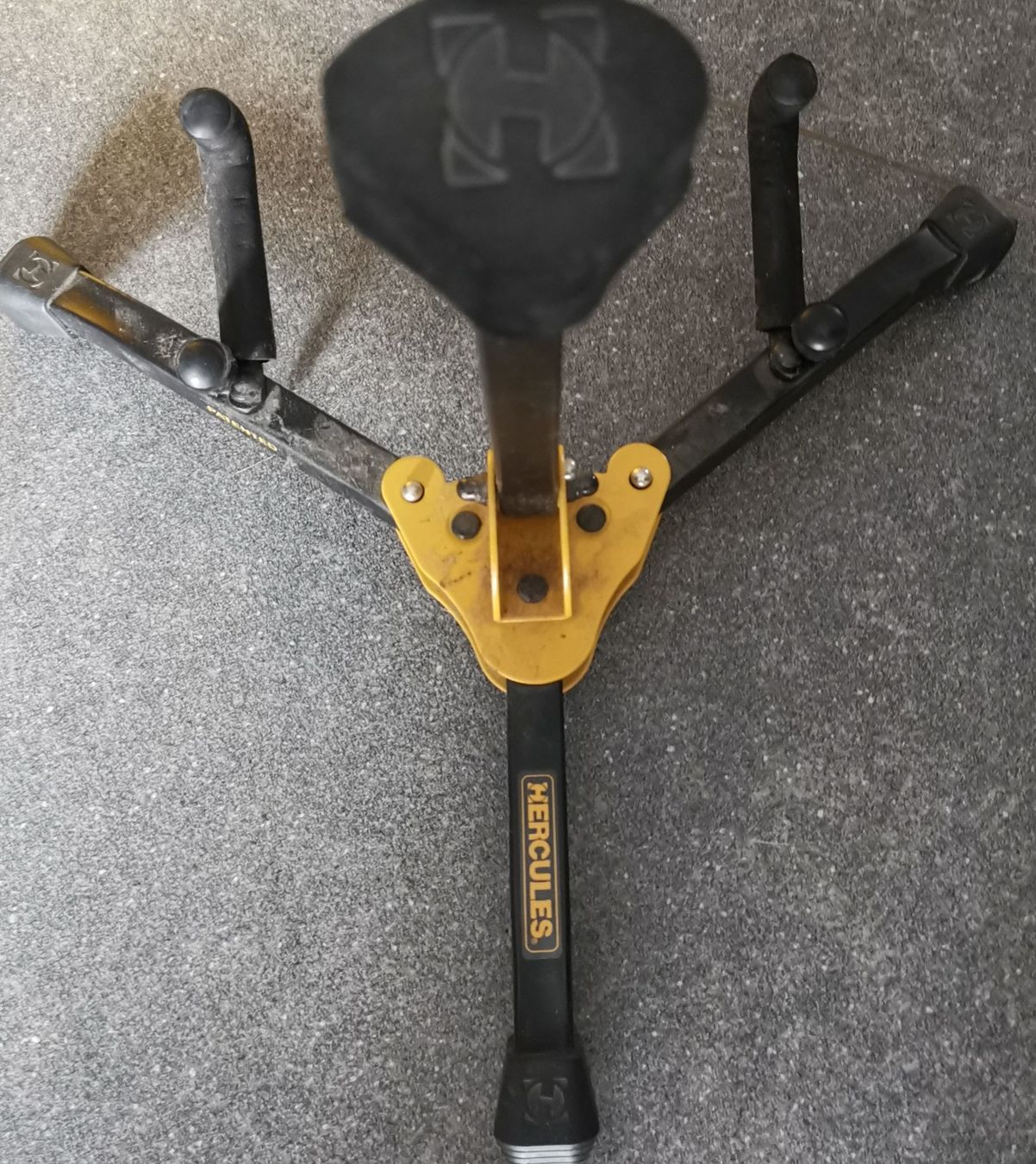Supports pour instruments & partitions: Hercules Gitarrenständer – D'occasion à Rohrbachgraben par noisenomad