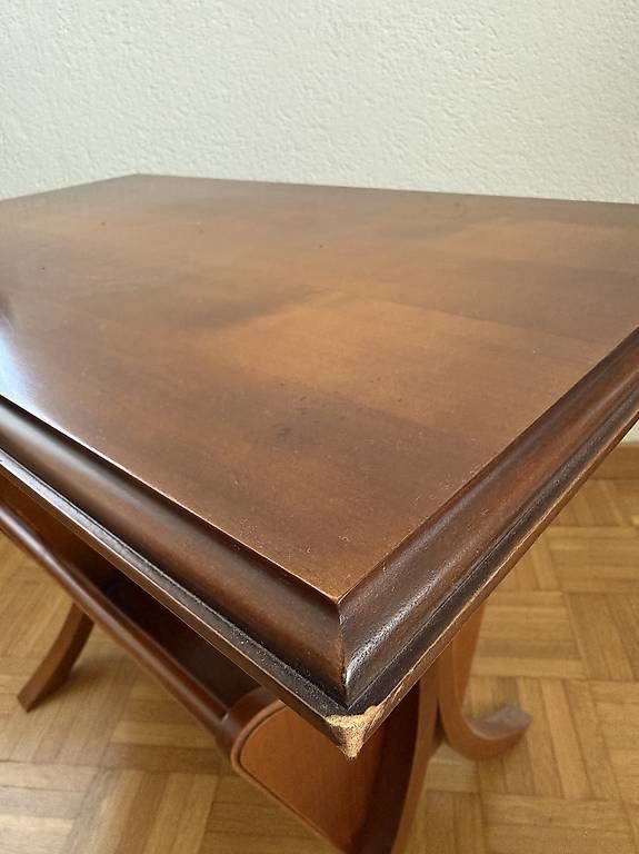 Tische: Zeitungshalter/Beistelltisch – Gebraucht aus Egnach von hrid 2