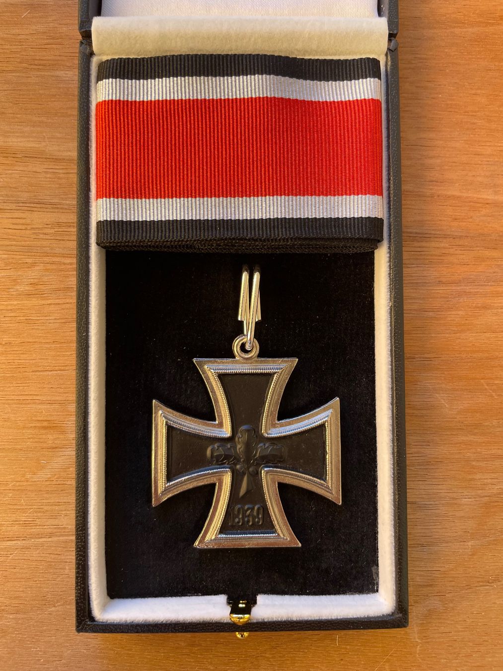 Medaillen: Ritterkreuz des Eisernen Kreuz – Gebraucht aus Basel von OrdenMax