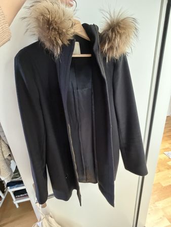 Schwarzer Hugo Boss Wintermantel mit Echtfell Kapuze, 44