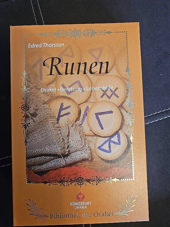 Libri: Runen Set und Buch – Usato da Greifensee venduto da Arkon616