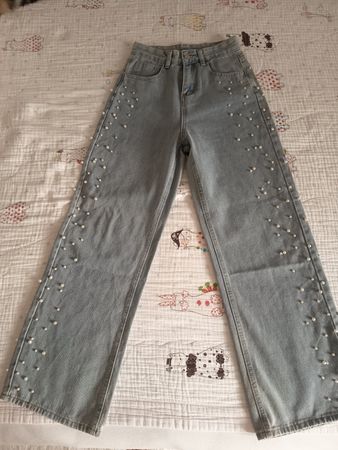 Jeans Damen mit Perlen in hellblau  Grösse S  NEU