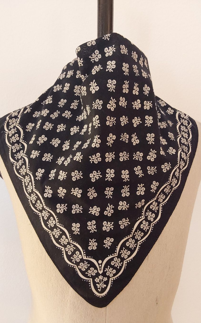 Foulard & Sciarpe: Tuch Baumwolle quadratisch schwarz  – Nuovo (secondo la descrizione) da Köniz venduto da scopello12