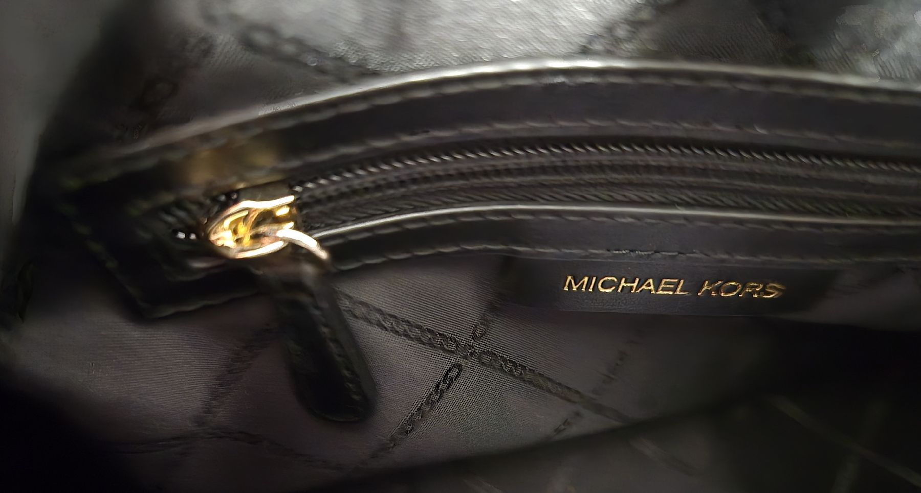 Michael Kors Borse da donna: Michael Kors Padlock Shoulder / Crossbody – Nuovo e nell'imballaggio originale da Wettingen venduto da ros_s7sq 1