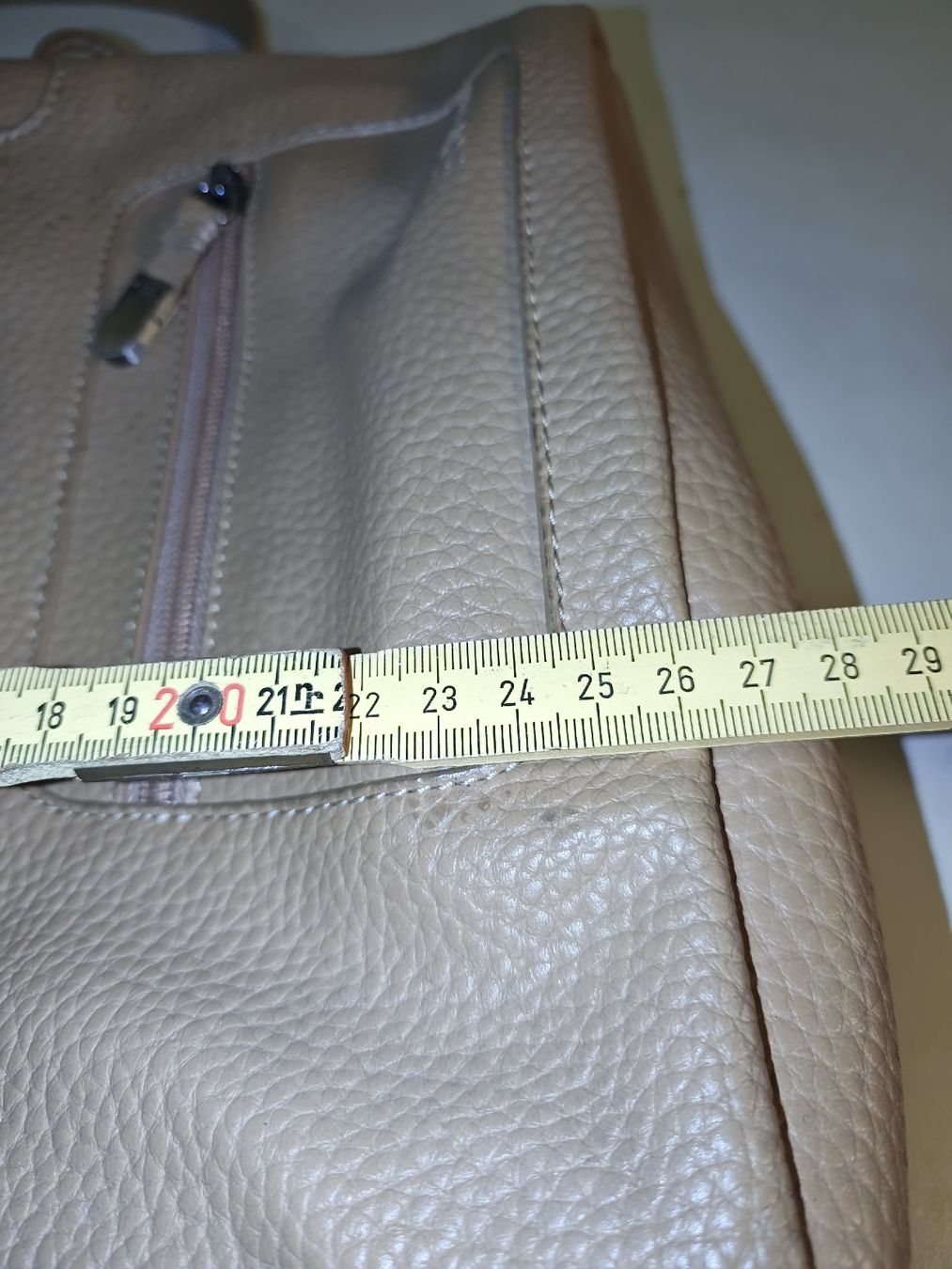 Esprit Rucksäcke: Rucksack von Esprit in beige, Lederimitat. (nov459) – Gebraucht aus Künten von Schnaepplihuus 7