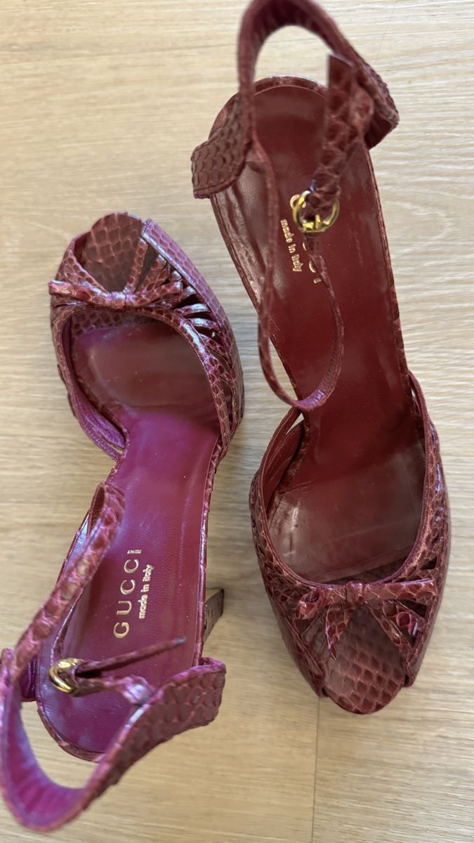 Gucci Scarpe da donna: GUCCI PYTHON MAGENTA TOP ZUSTAND – Usato da Horn venduto da FashionFlowerCh 1