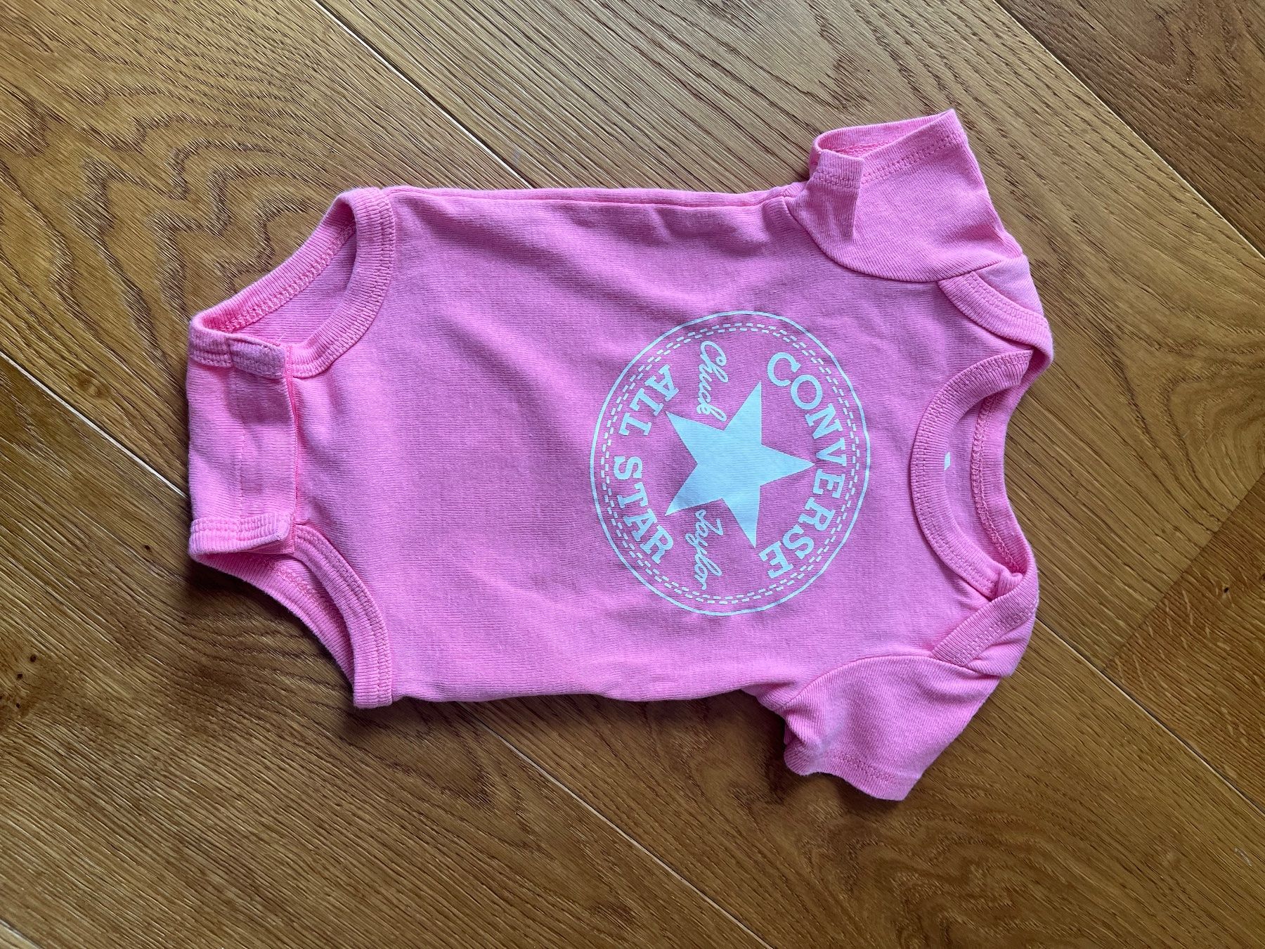 Kleiderpakete & -sets: Converse Body – Gebraucht aus Bad Ragaz von Pelo57
