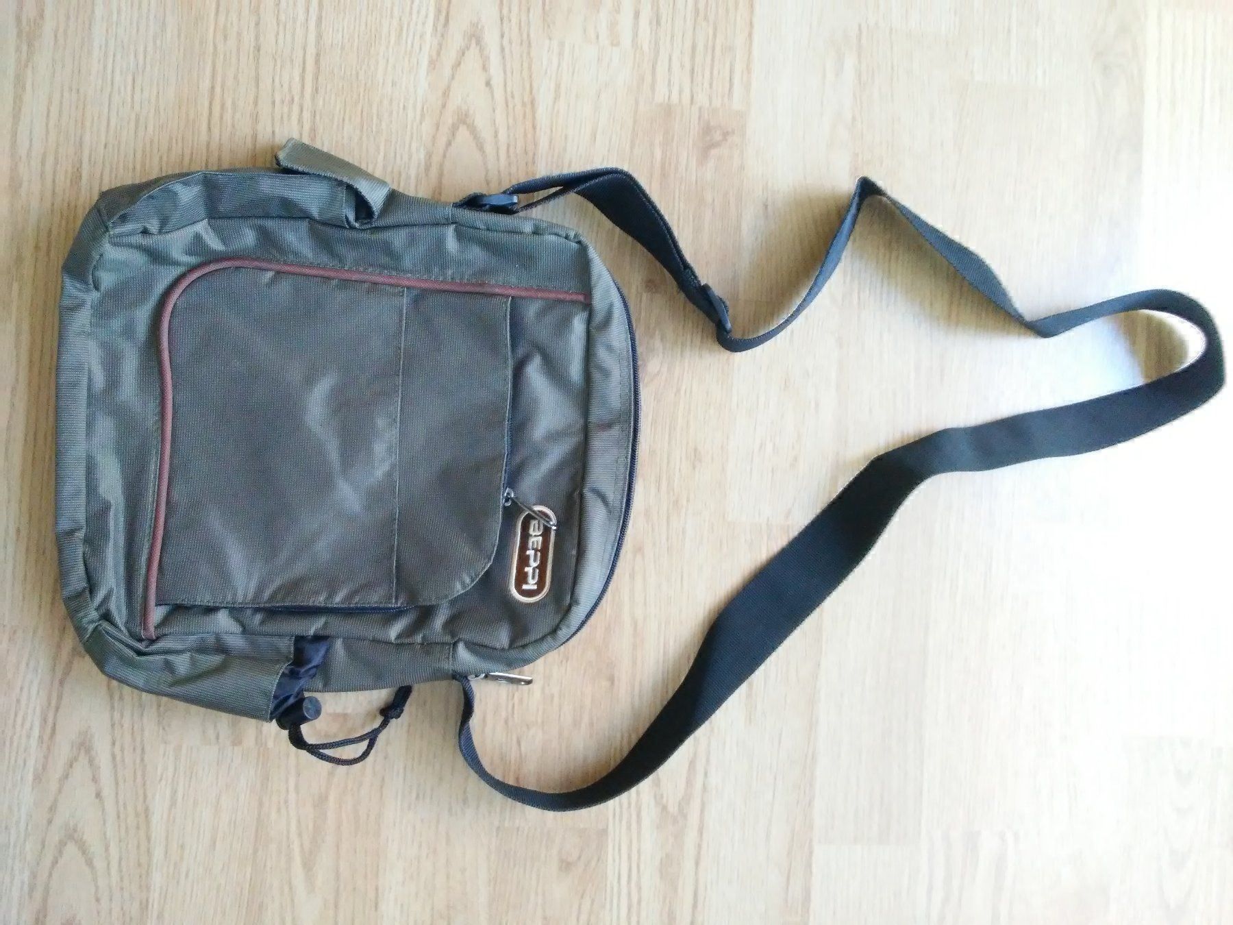 Taschen für Damen: Sacs à main /bandoulière – Gebraucht aus Couvet von fat_kyl7 6