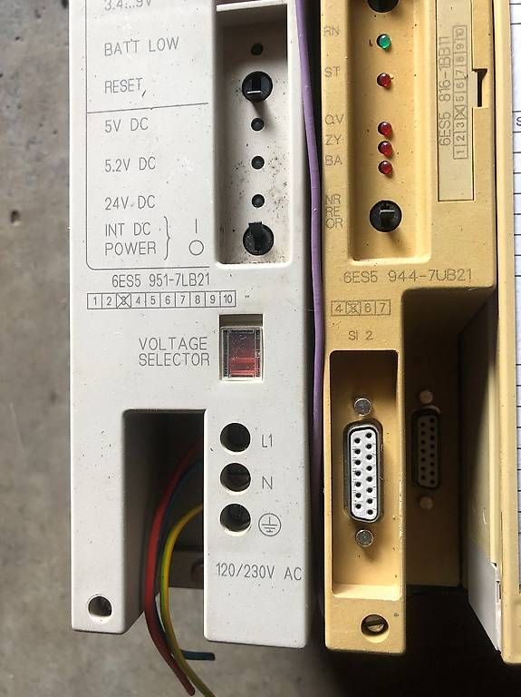 Siemens Sistema di controllo: Siemens SIMATIC S5 - CPU 115U + E/A-Module – Usato da Appenzell venduto da OcclineGmbH 2