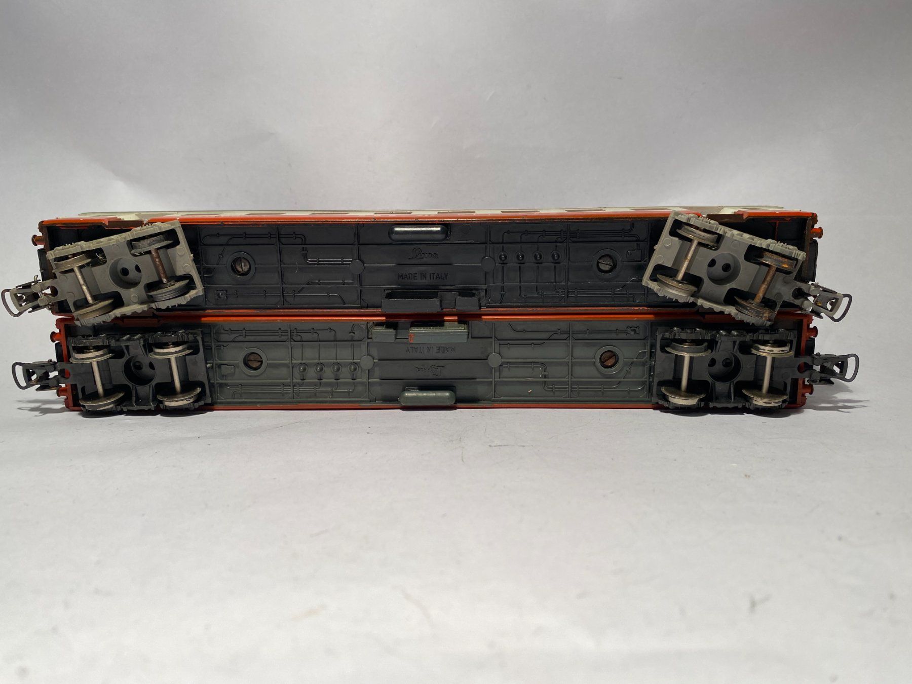 Lima Modelleisenbahnen: LIMA 2x Restaurantwagen Swiss Express SBB, DC Achsen – Gebraucht aus Buchrain von Modellbahn11 6