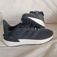 Adidas Avryn Sneaker - Gr. 42 2/3 - NEU mit Etikett