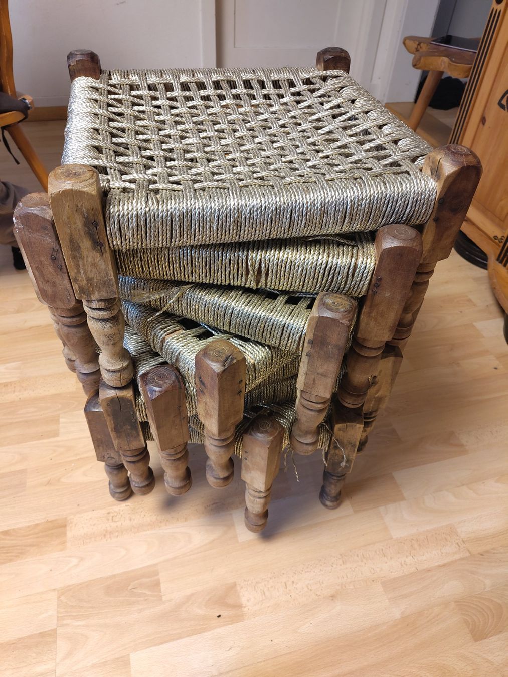 Sgabelli: Sitzhocker Holz – Usato da Winterthur venduto da pak_2rfw