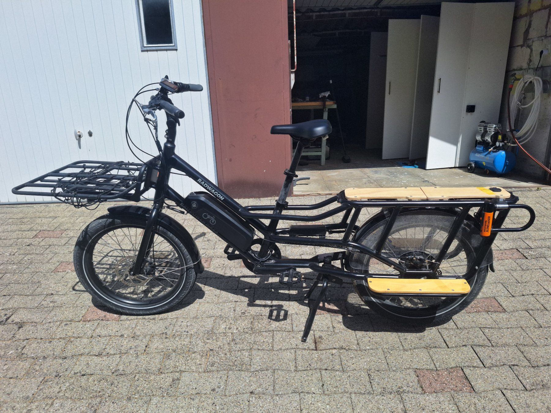 Biciclette: RadWagon 4 E-Lastenvelo inkl. Caboose + Kryptonite U-lock – Usato da Gähwil venduto da keb_qb65