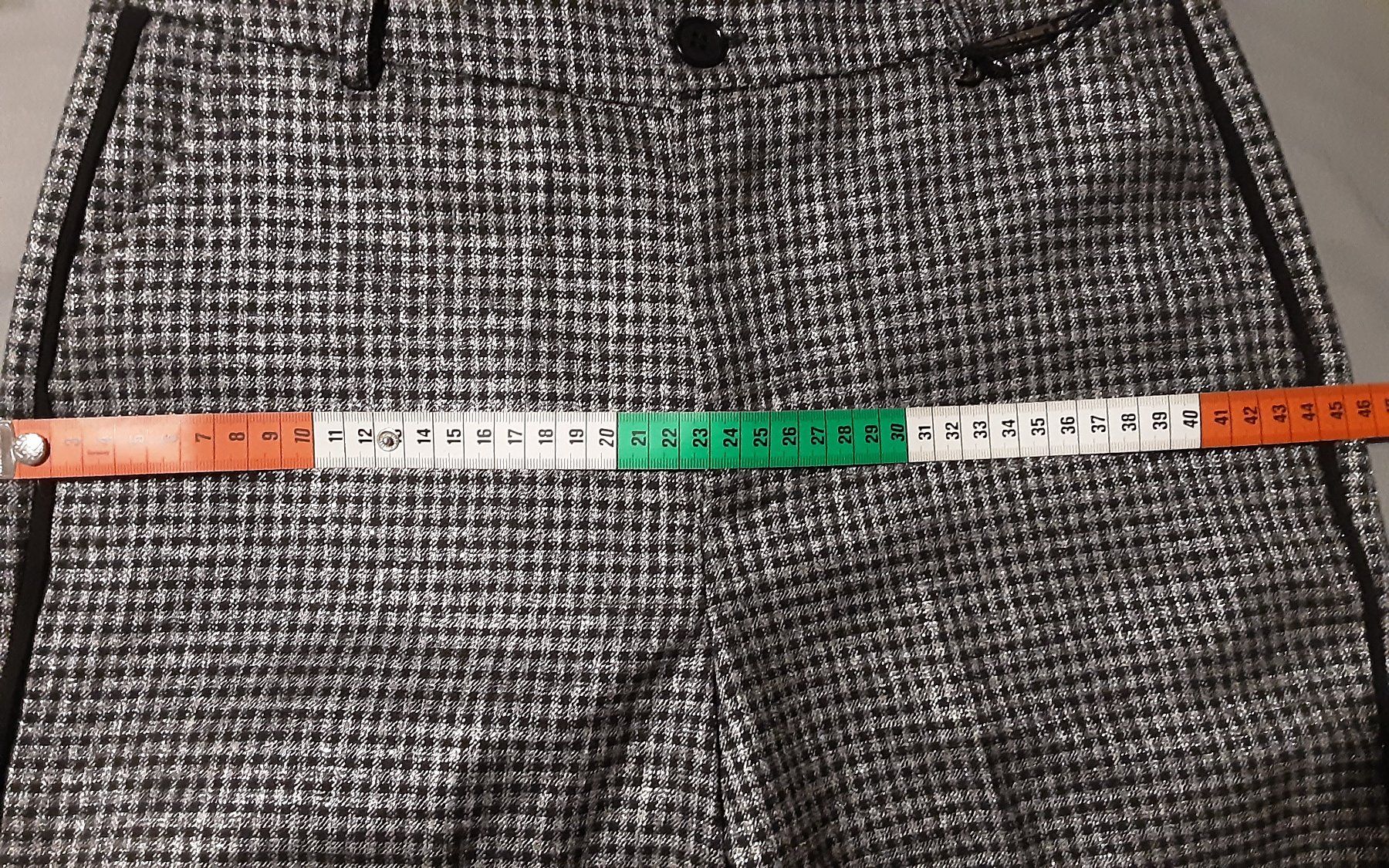 Pantaloni: Pantalon neuf, S, gris et noir – Nuovo e nell'imballaggio originale da Neuchâtel venduto da Virgule50 5