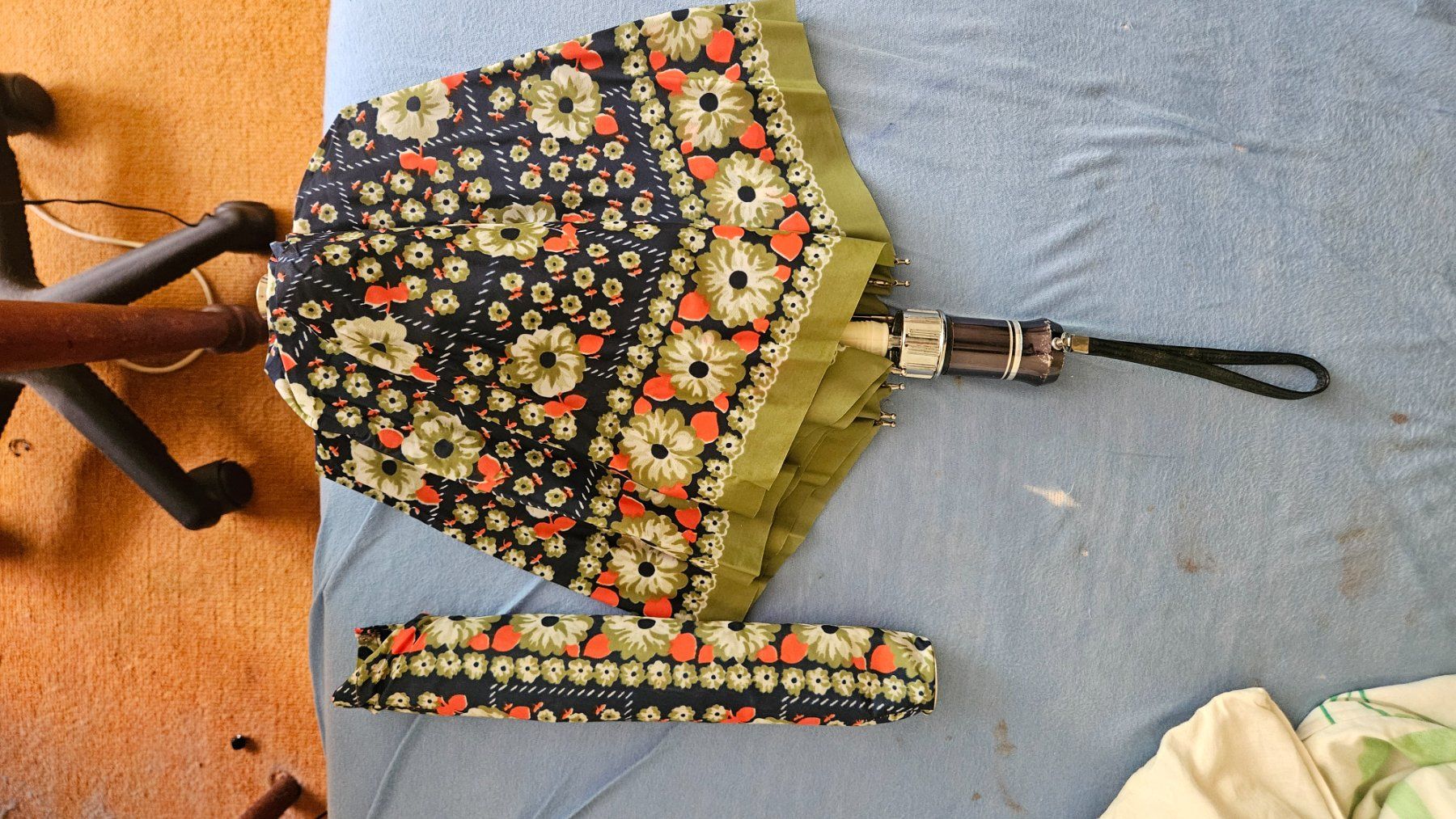 Ombrelli: Regenschirm automatisch, Vintage – Usato da Feldbrunnen venduto da Kolosseum111 1