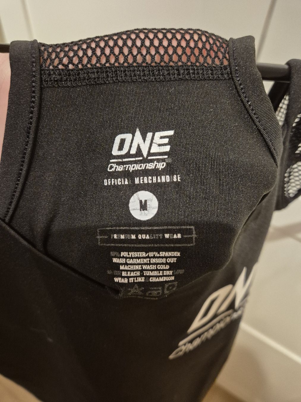 Top: ONE Championship Damen Tank Top Gr. M – Usato da Känerkinden venduto da melbaumg 2