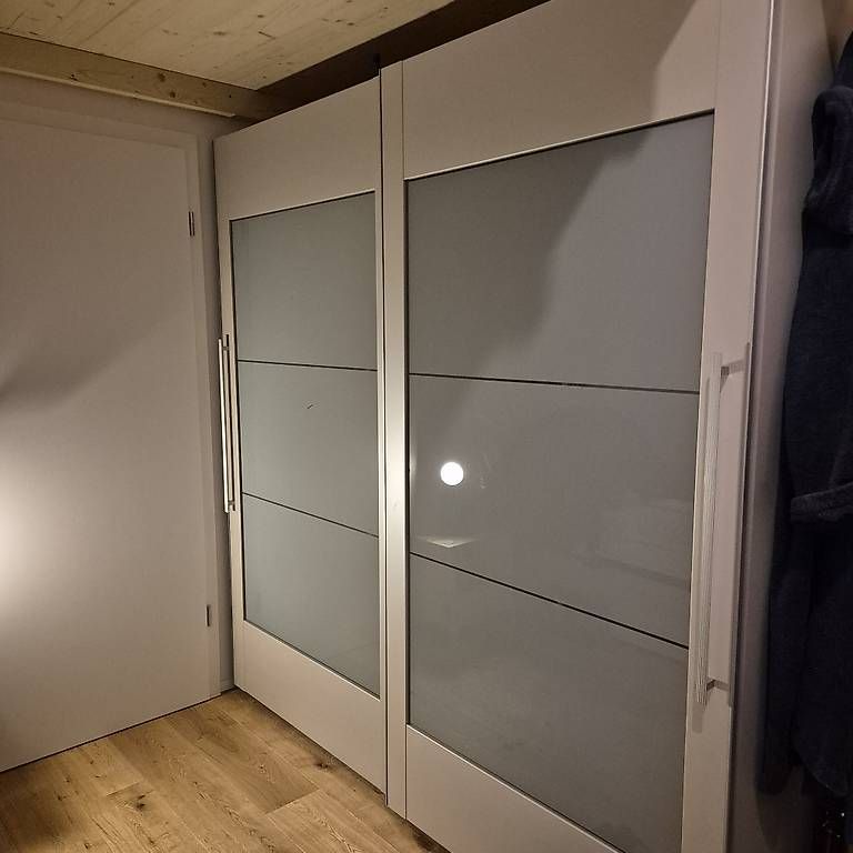 Armoires: Ikea Pax Kleiderschrank – D'occasion à Brügg BE par Pru07