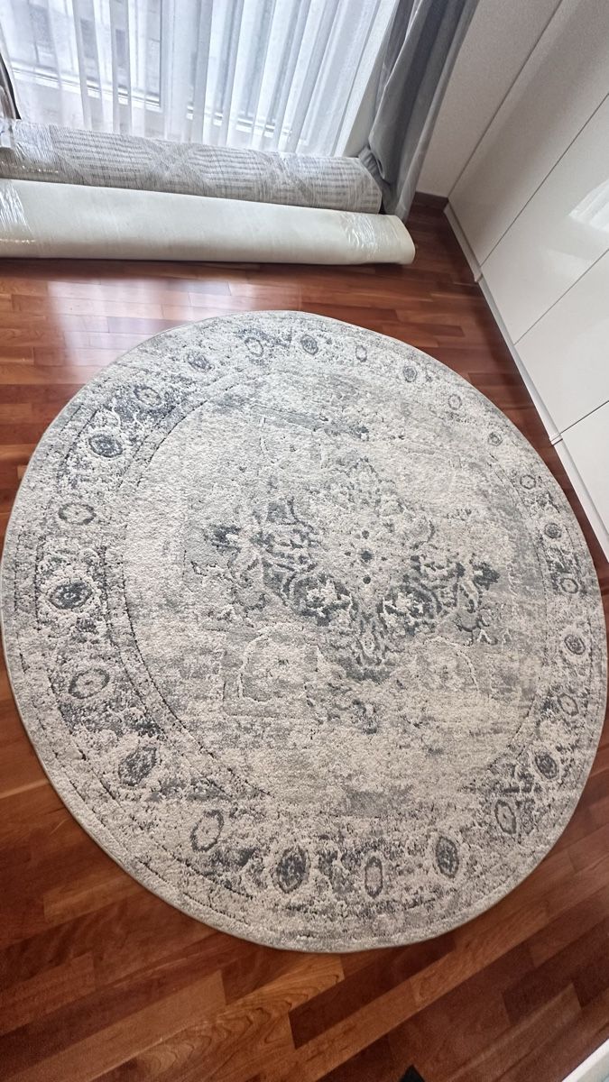 Teppiche: Runder Teppich, Top Zustand, Durchmesser 215cm – Gebraucht aus Dübendorf von SPLO