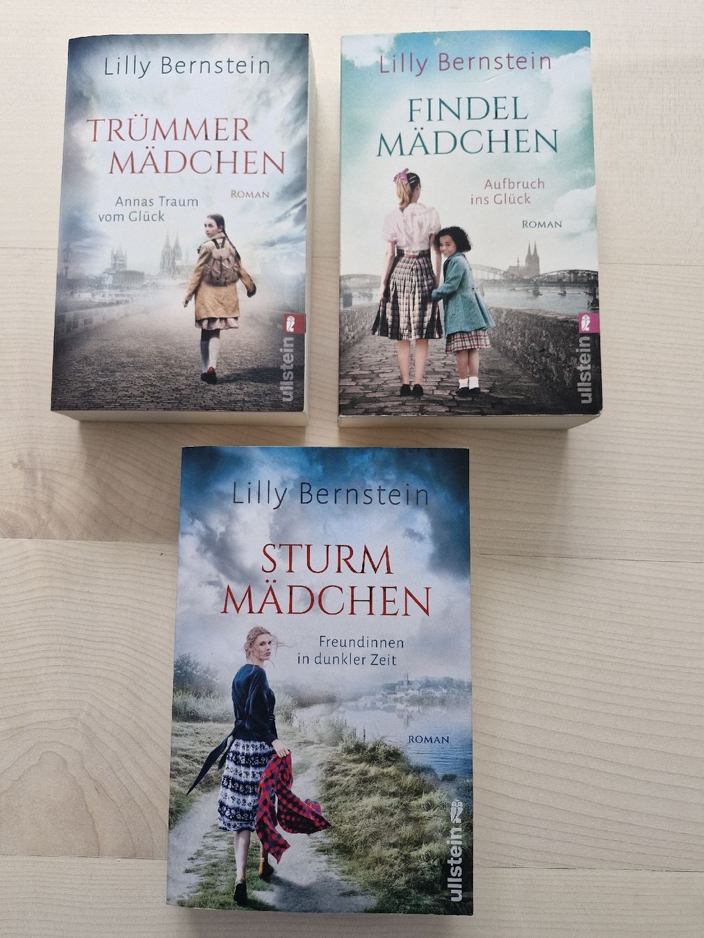 Libri: Lilly Bernstein Romane ,Top , Trümmer,Findel & Sturm Mädchen – Usato da Frauenfeld venduto da Kasico