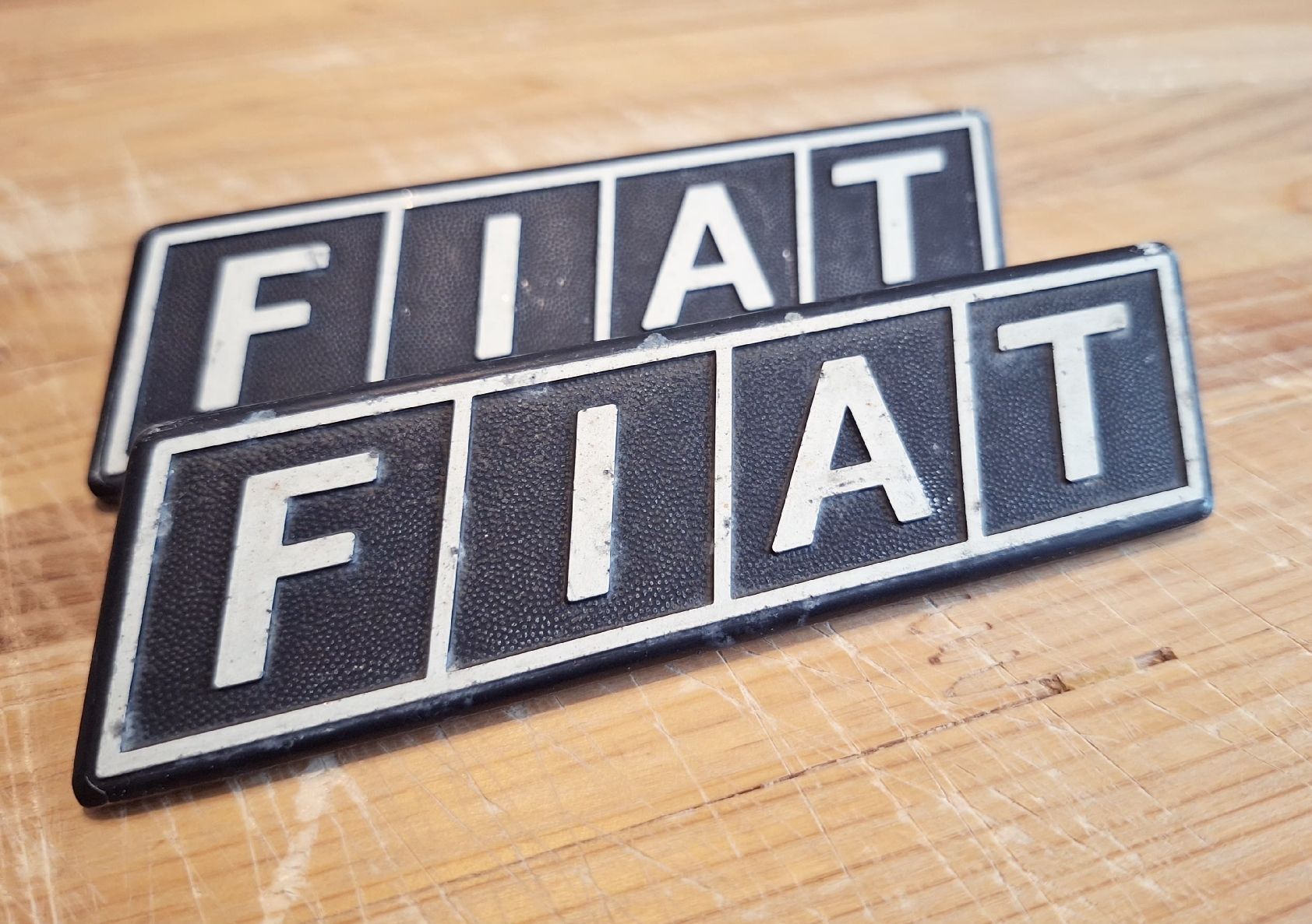 Fiat Toutes les pièces auto: Fiat Oldtimer Embleme – D'occasion à Triesen par BLACKSHEEP75 1