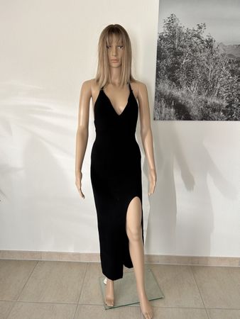 Elegant Black Dress with High Slit