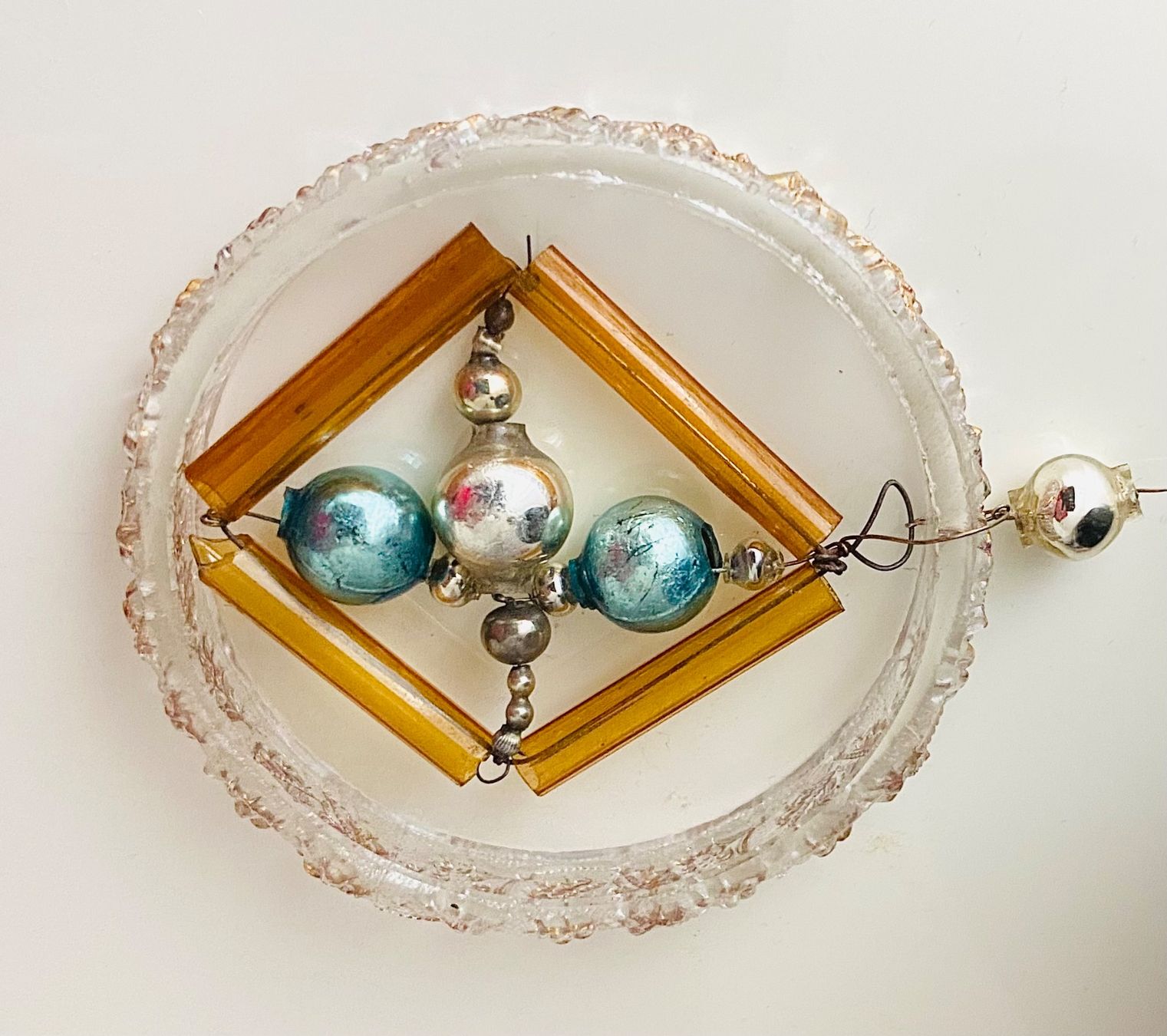 Gablonzer Alle Dekorationen: antiker Christbaumschmuck Gablonz 1920/30, Ring Eichenlaub – Gebraucht aus Bad Zurzach von ustrade 4