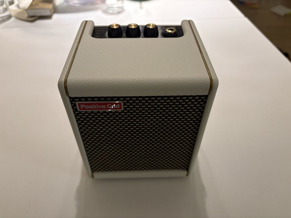 Positive Grid Spark Mini Pearl White (Gebraucht) in Pfäffikon ZH für ...