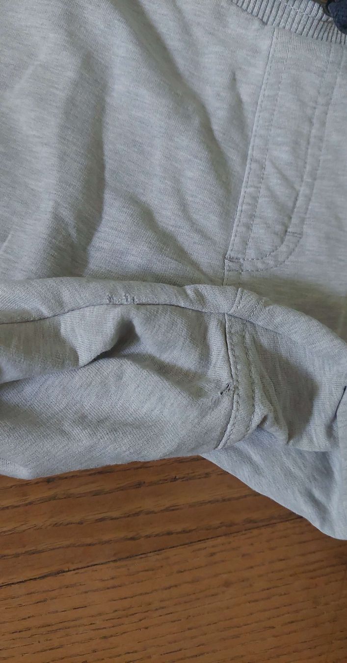 Hugo Boss Pantaloni: Boss Hugo Boss Jogginghose hellgrau – Usato da Basel venduto da Jonny.44 4