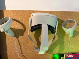 Meta Quest 2 VR-Headset + Controllern wenig gebraucht
