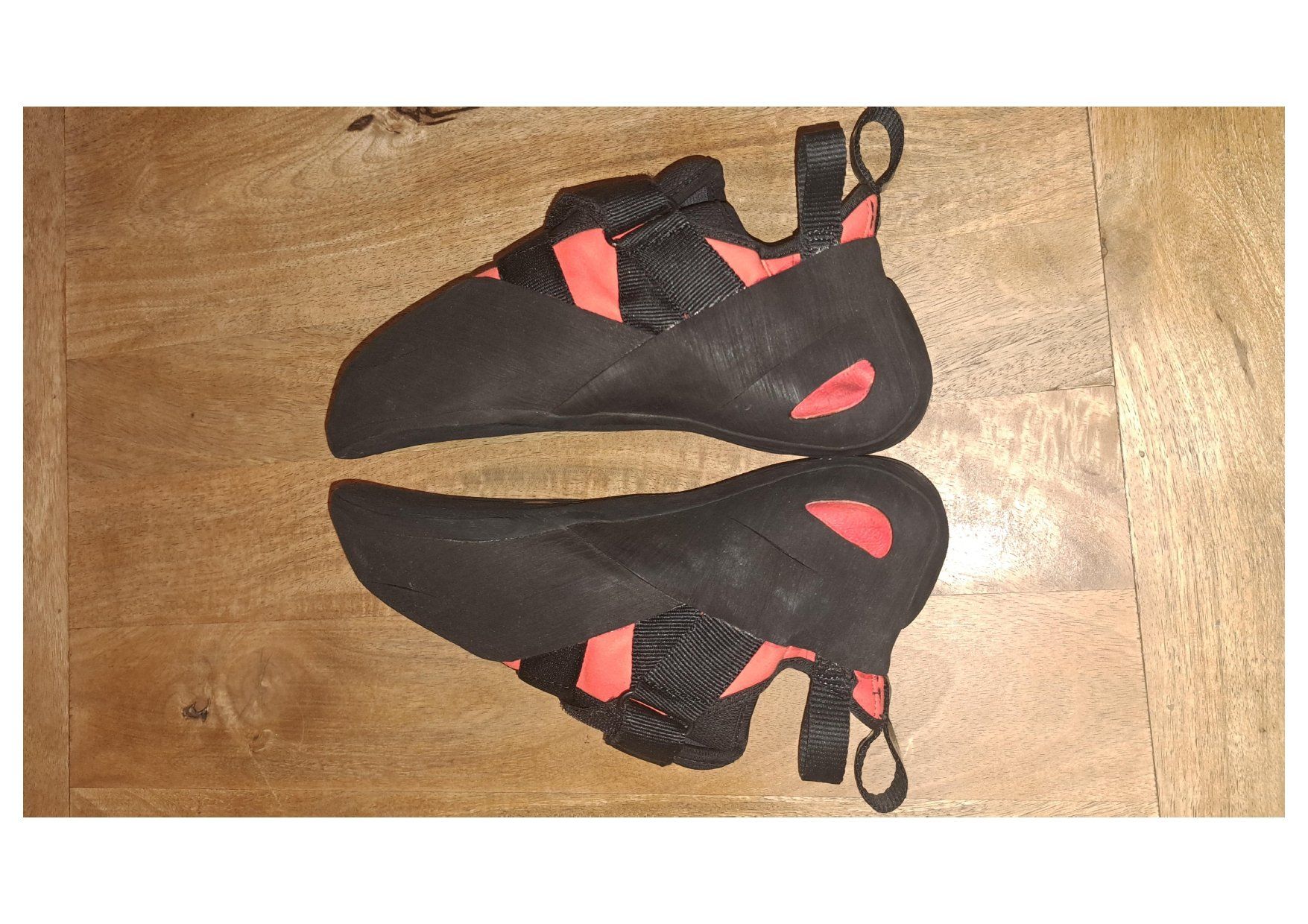 Scarpe da uomo: Chaussons d'escalade Unparallel, taille 43 Neuf – Nuovo (secondo la descrizione) da Colombier NE venduto da 6mick 1