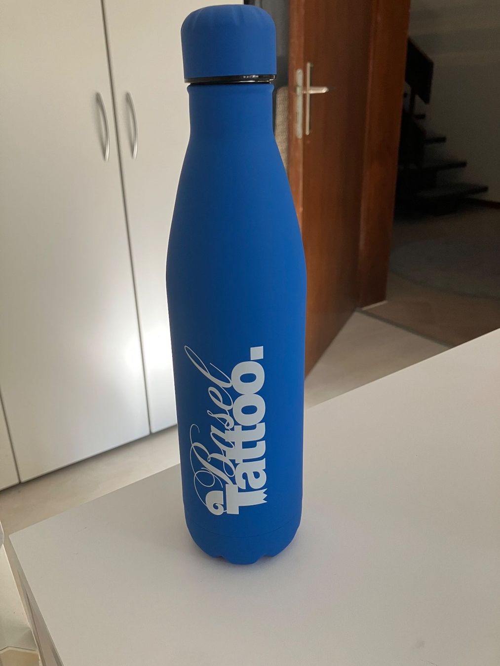 Trinkflaschen & Thermosflaschen: Tattoo Trinkflasche 750 ml, NEU – Neu und originalverpackt aus Bättwil von Profi44