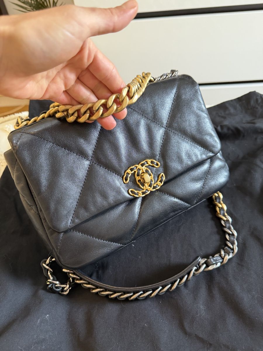 Chanel Altro in  Abbigliamento & Accessori: Chanel 19 small noir  – Usato da Bussigny venduto da tmu_8p2m 4