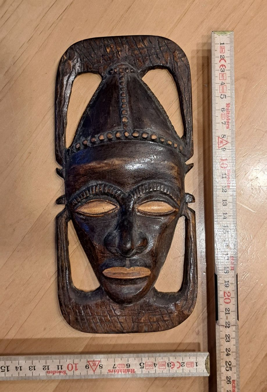 Maschere: geschnitzte Holzmaske – Usato da Küssnacht am Rigi venduto da AutoVilla
