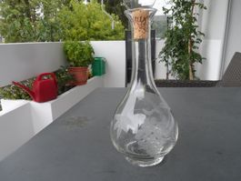 Dekantierflasche Glas mit Zapfen und Traubenmotiv